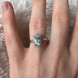 Elegant Silver Ring with Clear Gemstone